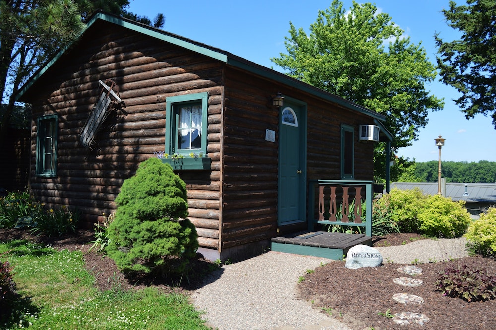 Moon River Cabins