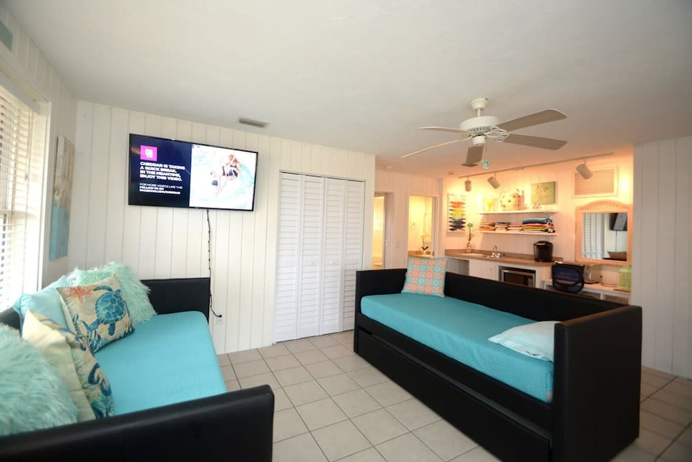 Just Beachy A Luxury Retreat Sleeps 12 3 Levels With Elevator- Perfect for 1-3 Families