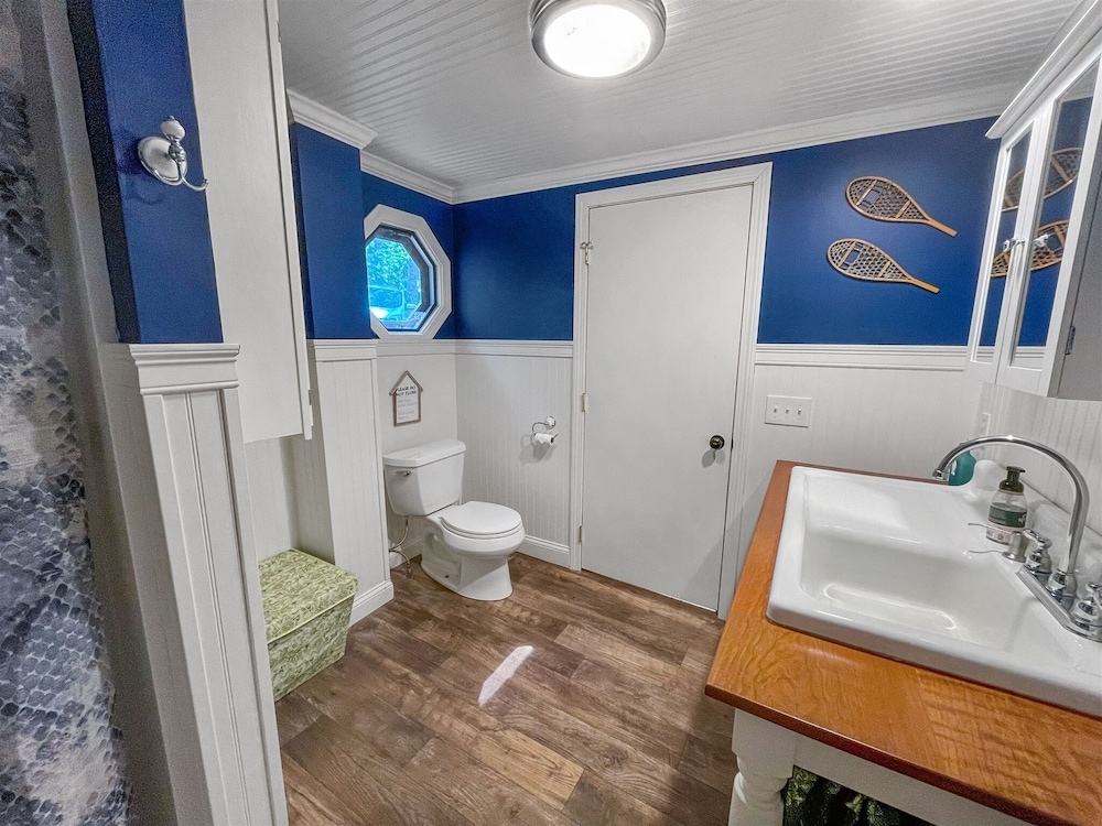 Randall Lake Retreat-limit 7 3 Bedroom Villa by Redawning view 3