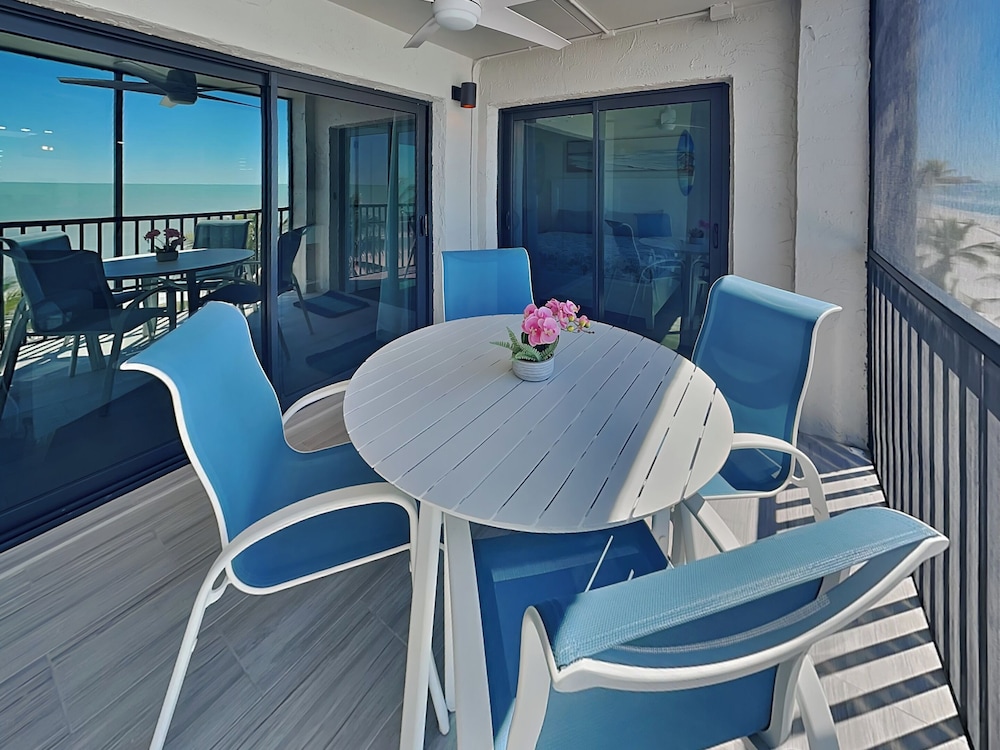 Seaside 4 by Distinctive Beach Rentals