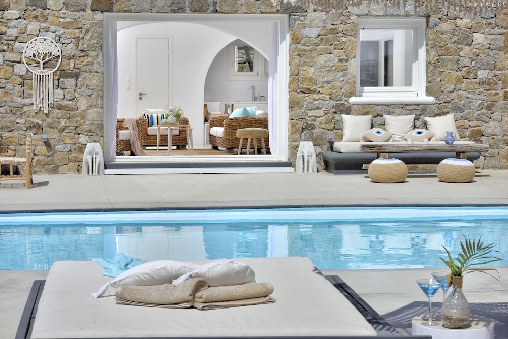 Villa Blanca Duo view 3