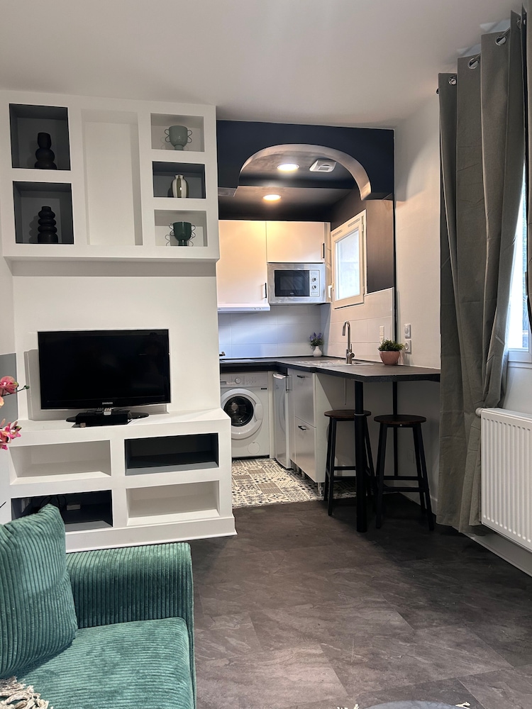 La maison de Paris Est Calme et Moderne