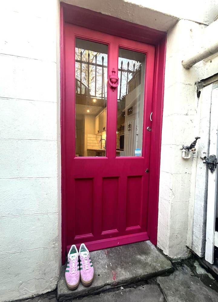 Stylish Studio Apartment in Clifton Village view 4