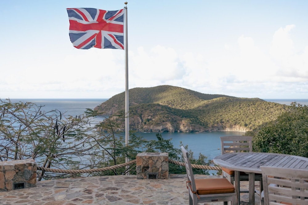 3bed 3 Bath Villa w Natural Plunge Pool on Private Island view 3
