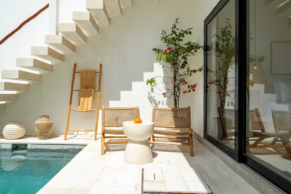 Villa Romance