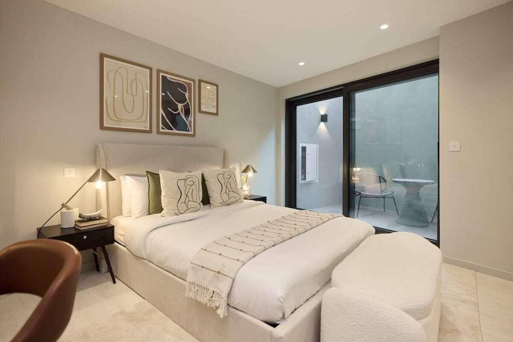 The Letchford Garden Mews - Elegant 2bdr House With Garden & Patio