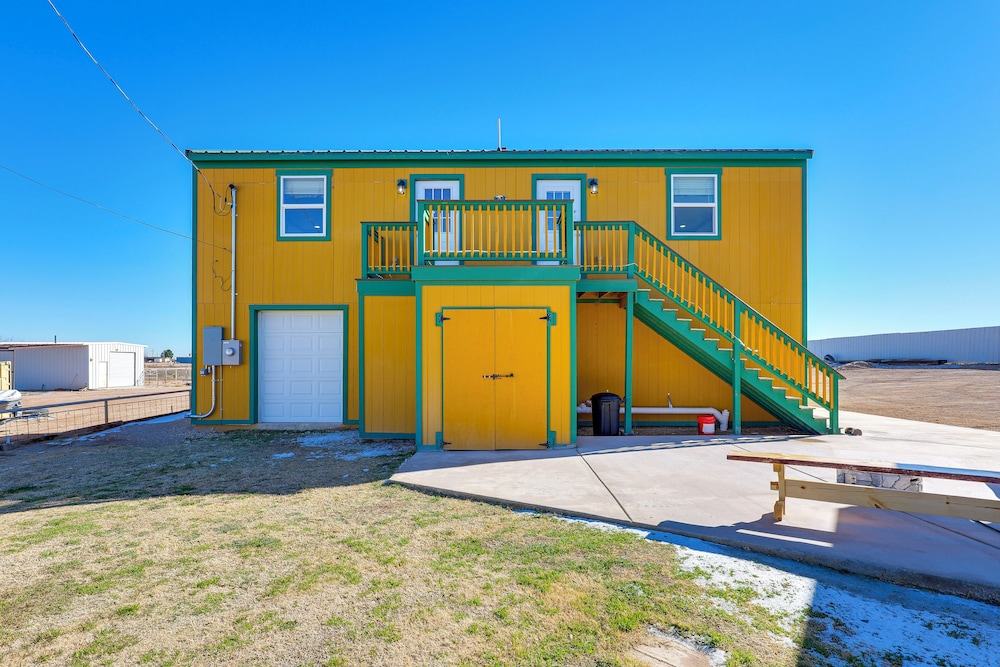 9 Mi to Lake Carlsbad: Pet-friendly Apt