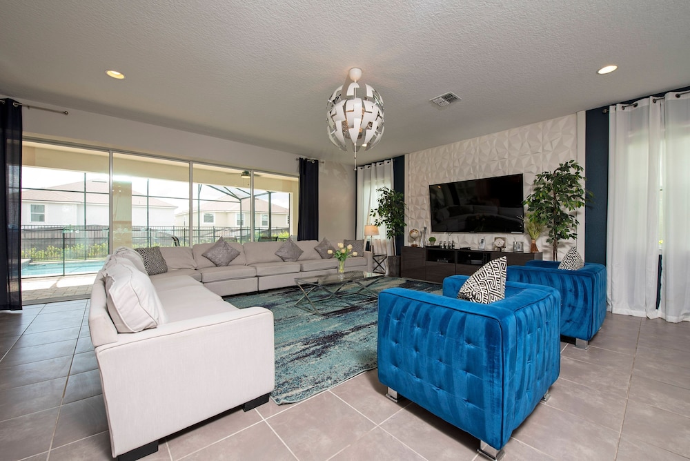 1799 Amazing 9Bd Near Disney