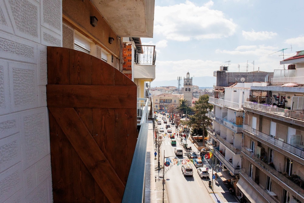 Kozani Central Nest - Homely Vibes