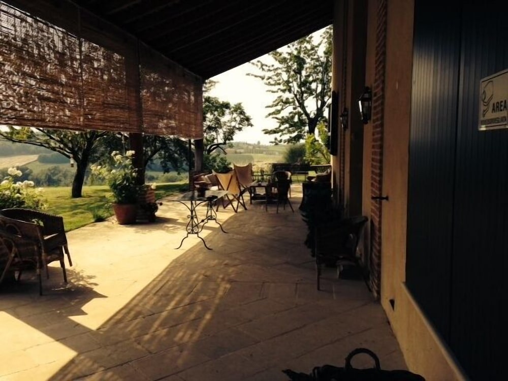 Villa Monia