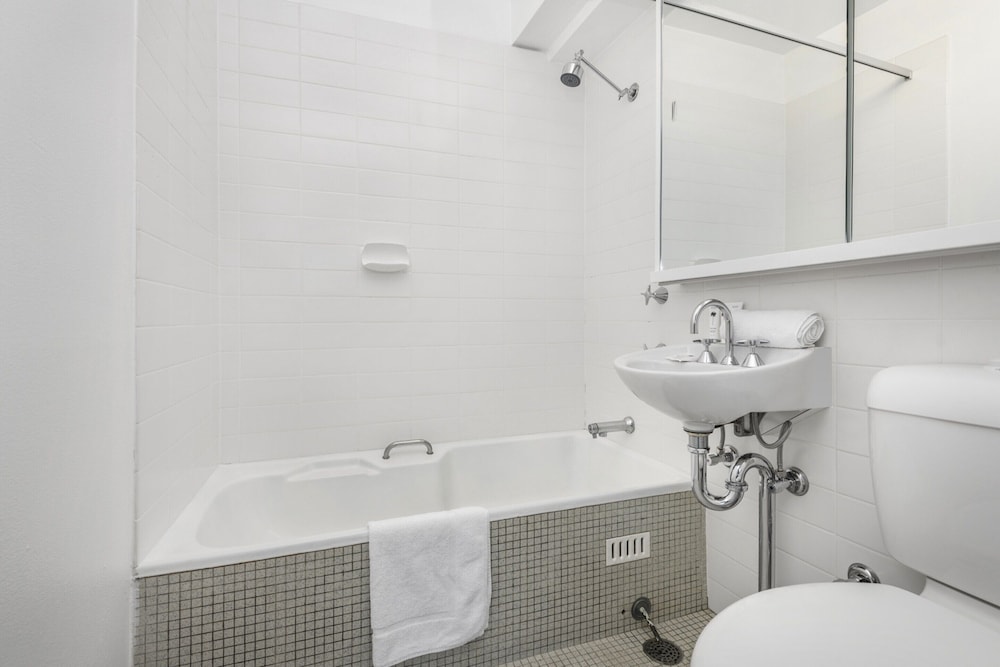 Stunning Ocean Views With Manly At Your Doorstep