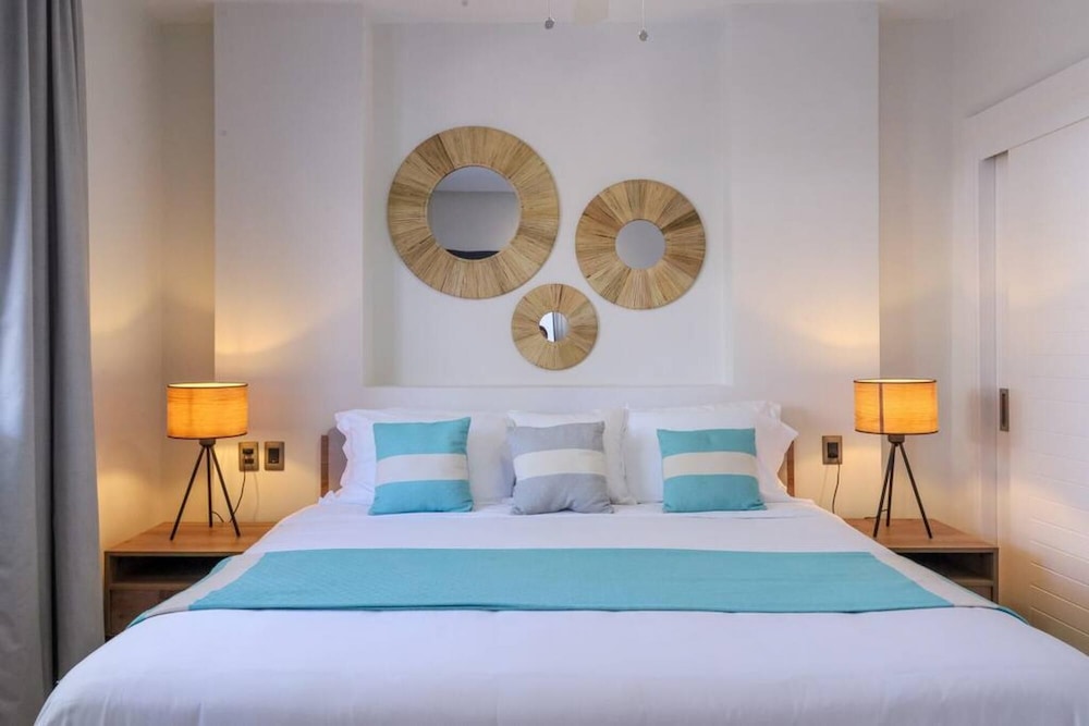 Modern and Spacious Condo Steps From the Beach view 5
