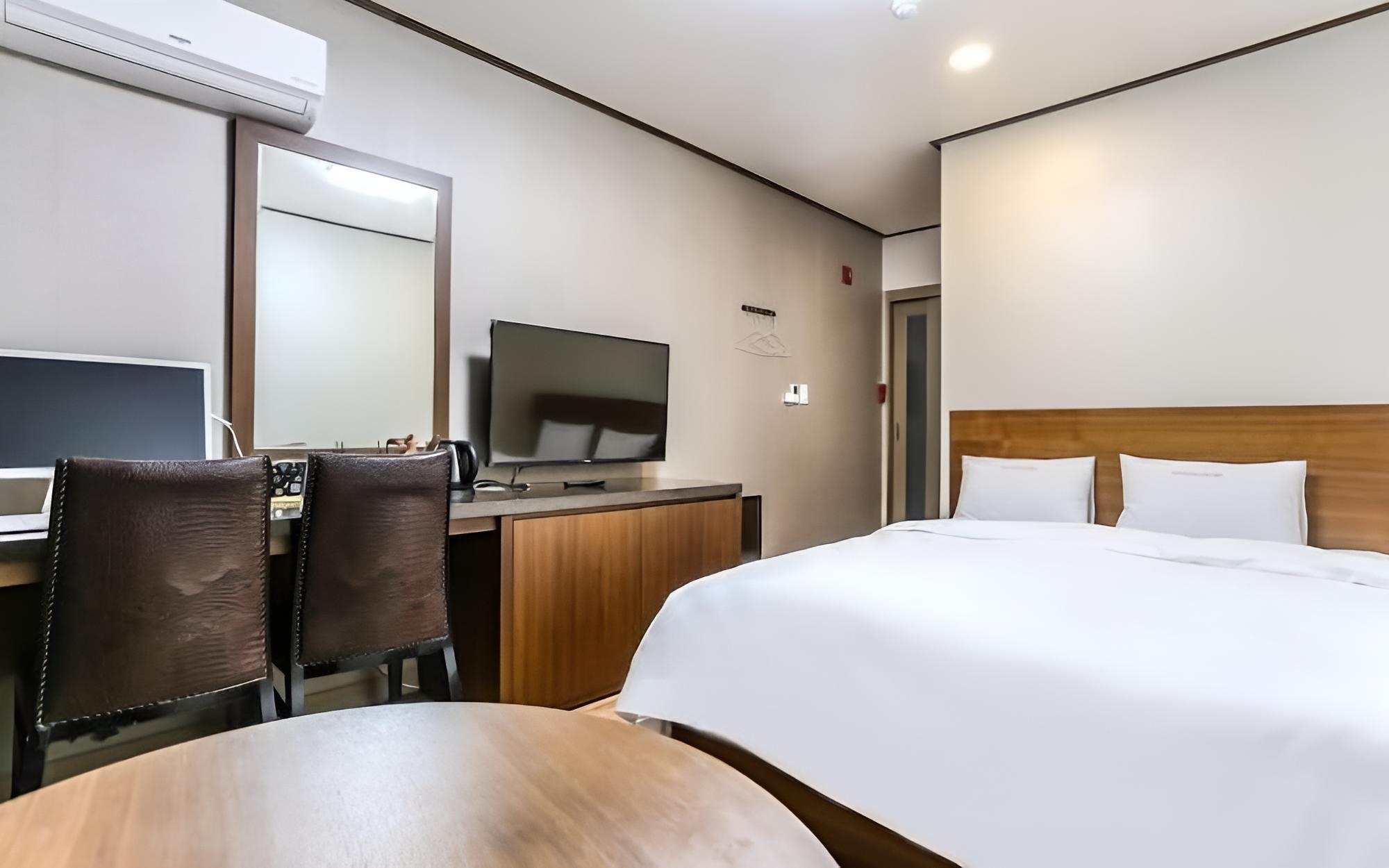 Hyundae Motel