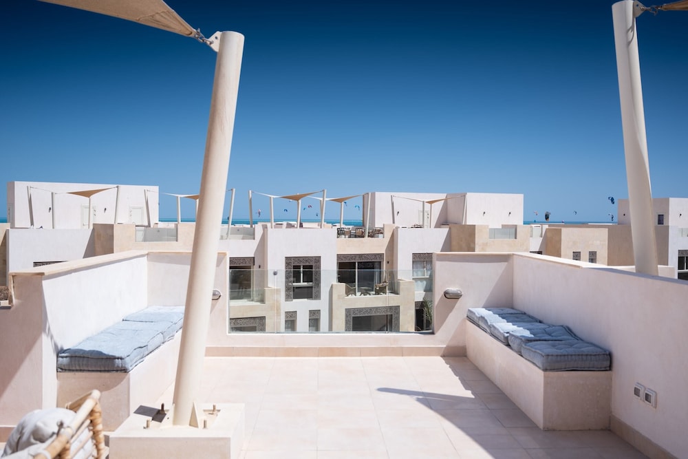 Xuru Stays I Roomy & Relaxed 1bdr @ Mangroovy Free Beach & Pool