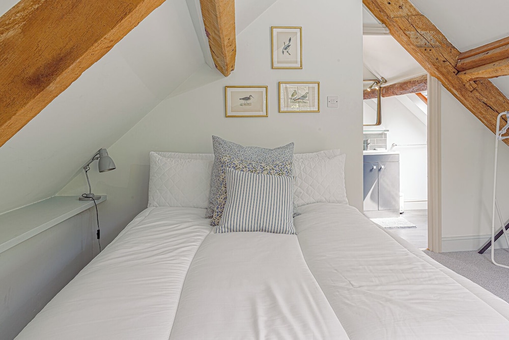 Mill House & Cottage - on Cotswold Way