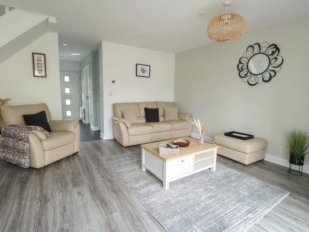 4 Parc Delfryn
