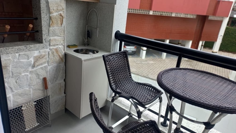Apt w/ BBQ & Balcony 220 m From the Beach Rty0216