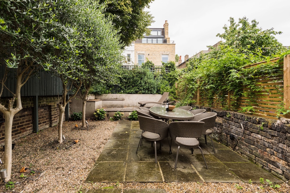 outdoor bbq area