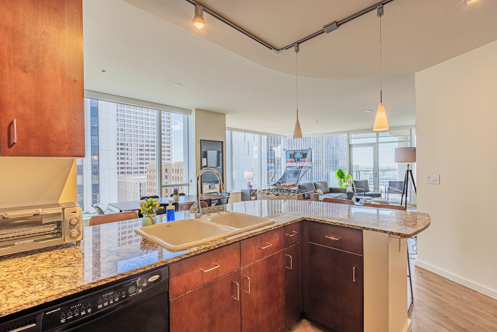 ROVE LIVING/KL - 44 Monroe