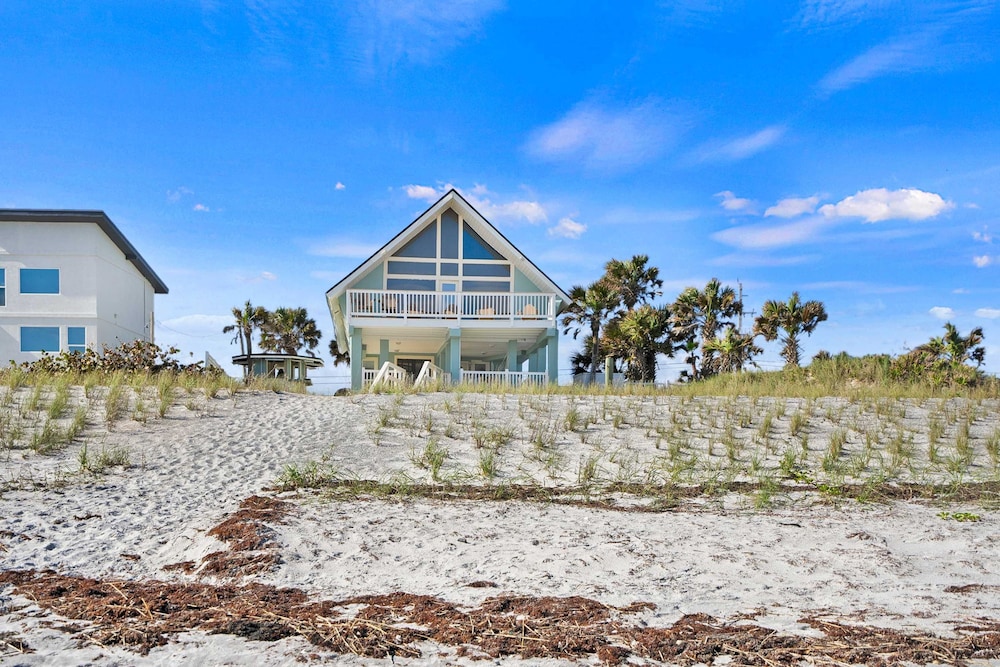 Oceanfront Serenity Under the Sea Tiki Bar BBQ