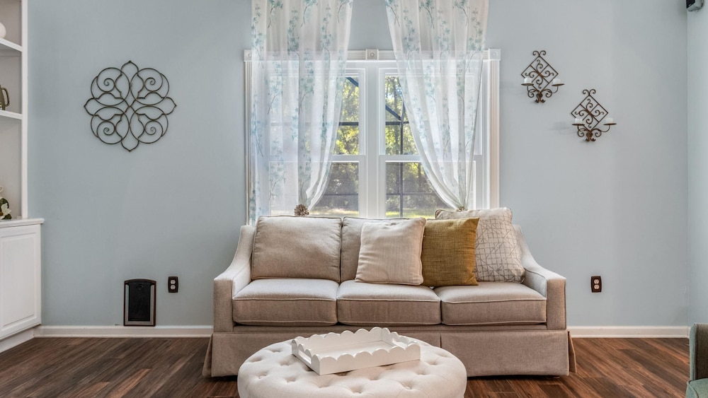 Southern Charm by Southern Vacation Rentals