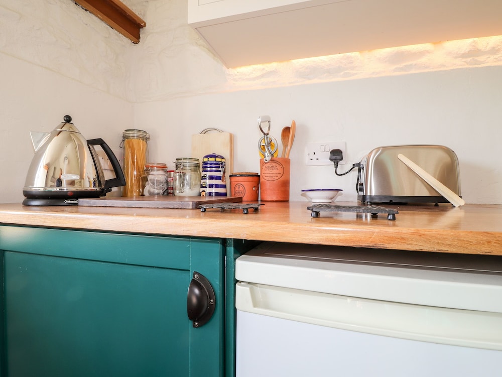 Dolwylan Cottage
