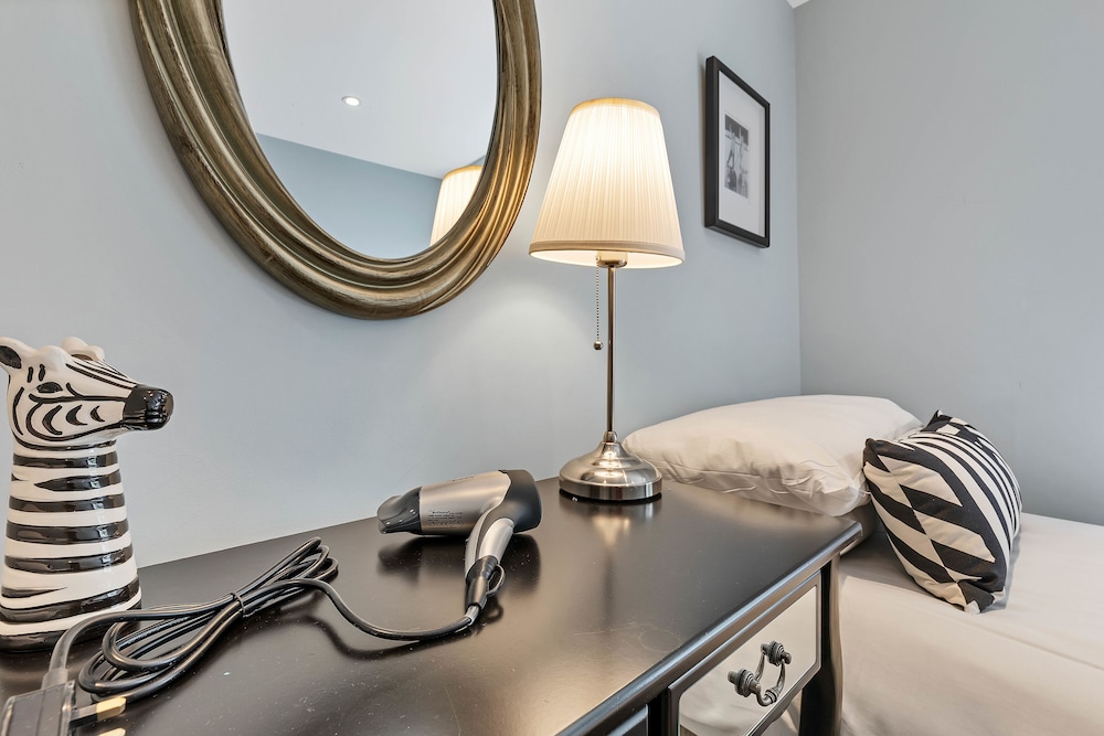 Central Pier Place | By My Getaways