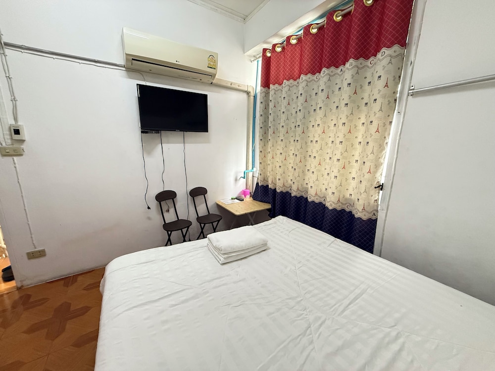 Happyland Guesthouse