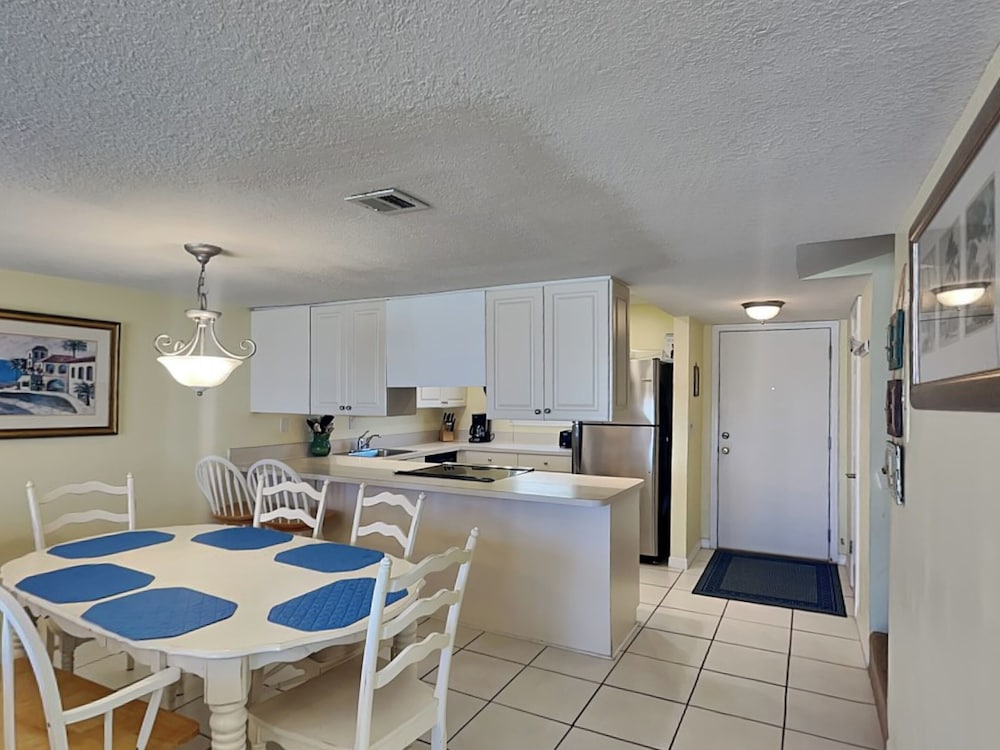 Trade Winds 31 by Distinctive Beach Rentals