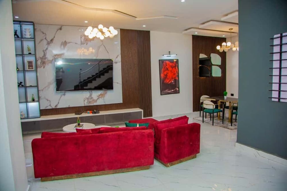 Aviv Luxury Homes