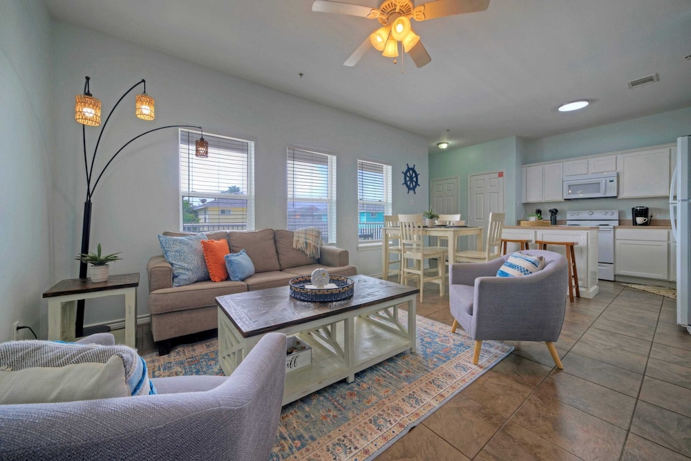Sleeps 14 w/ Pool, Mins to the Beach Two Condos at Costa Bahia