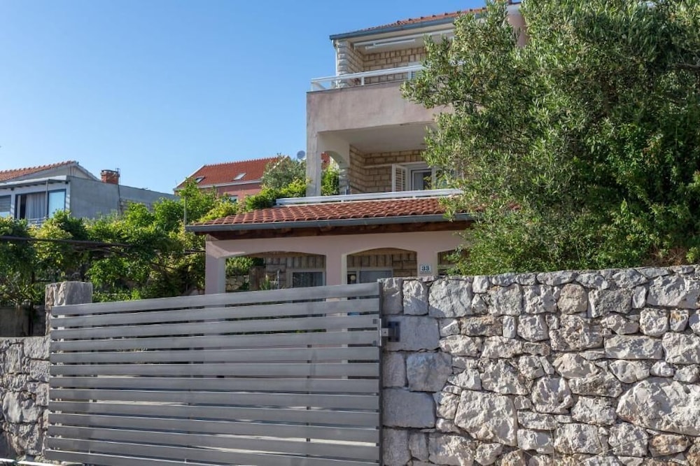 Appartamento Nomads Ac Wifi Hvar