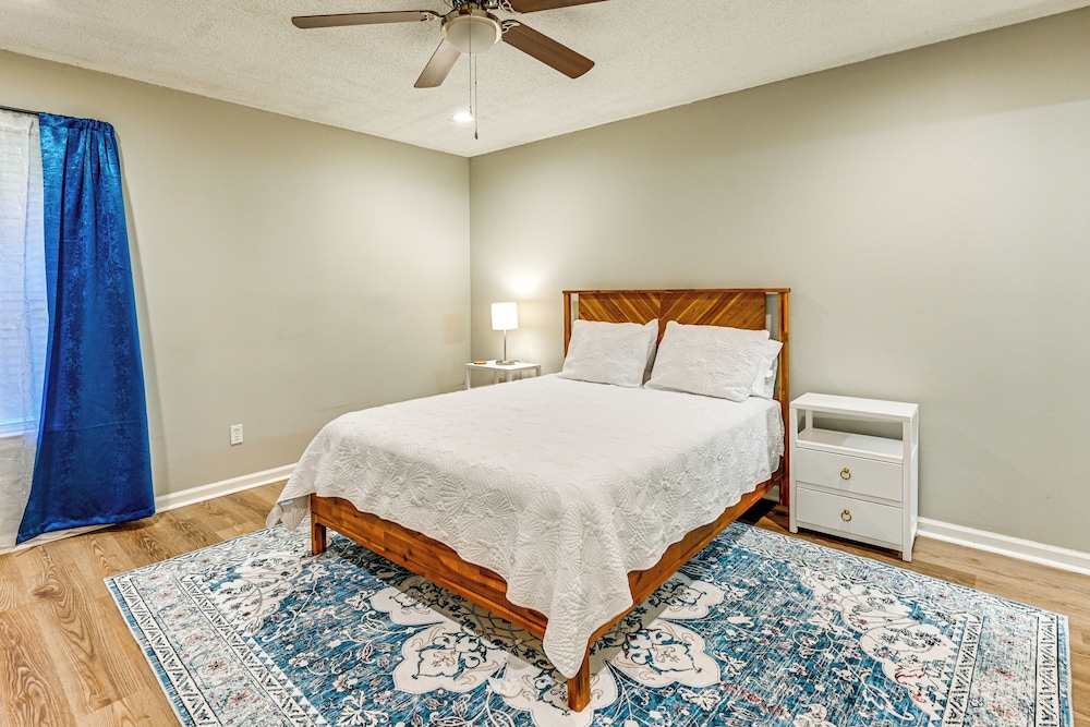 1 Mi to ECU Hospital: Greenville Home w/ Yard!