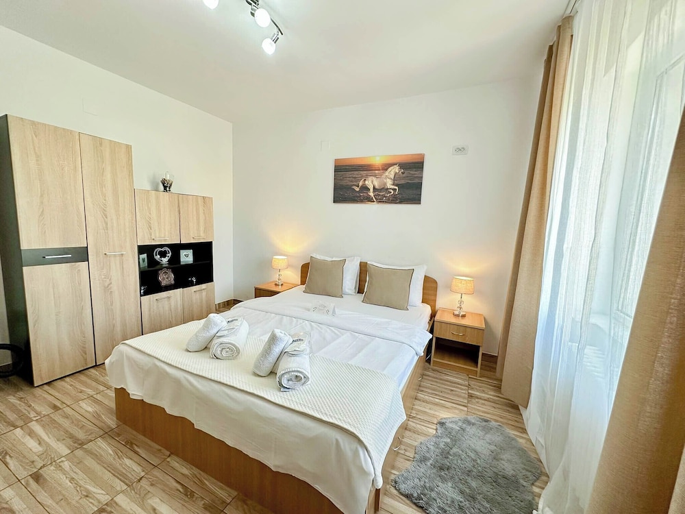 Sunrise Apartments City Center