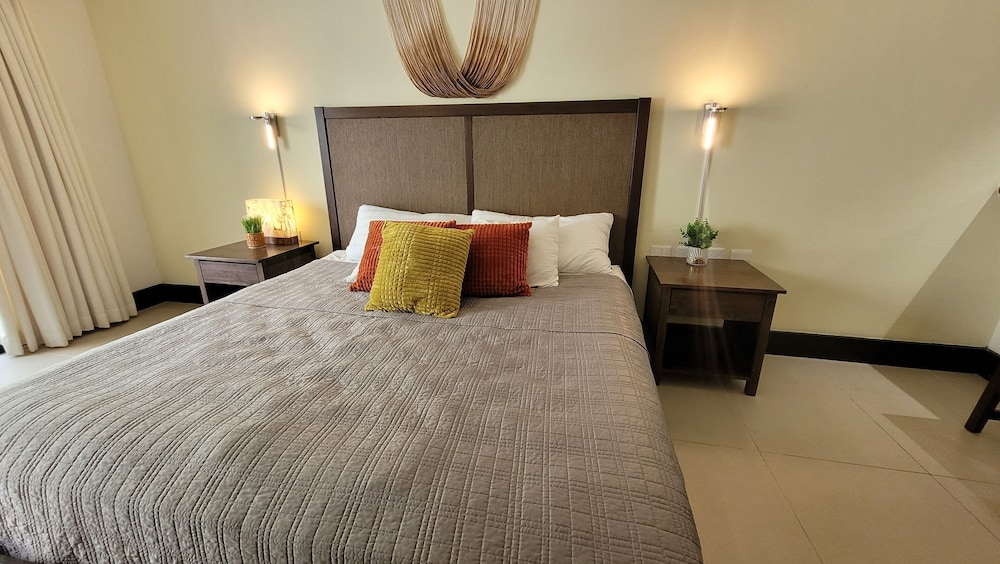 Very Good Vibes Apartmen in Pdc, Steps From Beach