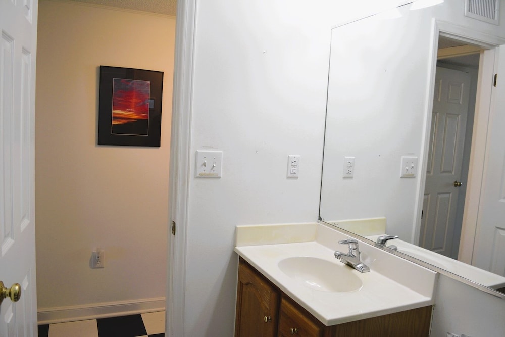 Beauty & The Beach-8B - 2 Br Home
