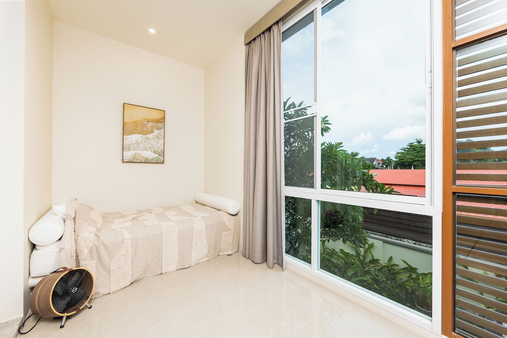Villa Aura 3BR Private Pool Near Naiharn