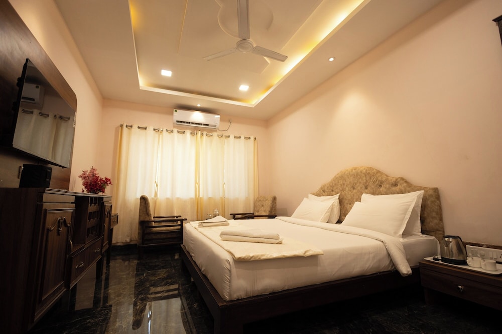Green Paradise Hotel And Restaurant