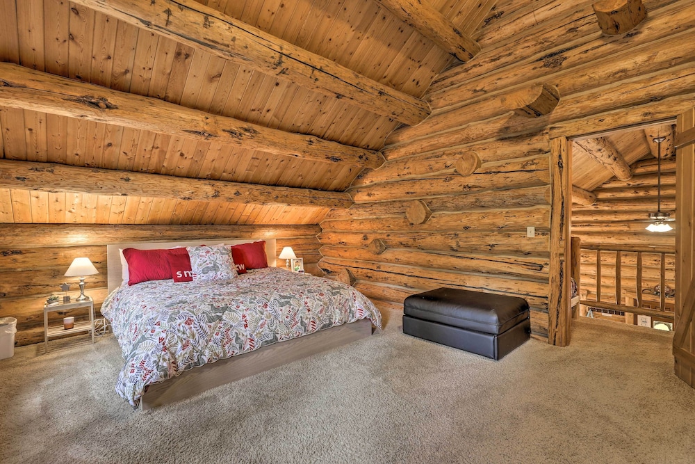 8 Mi to Gondola: Cozy Breckenridge Cabin w/ Deck! view 5