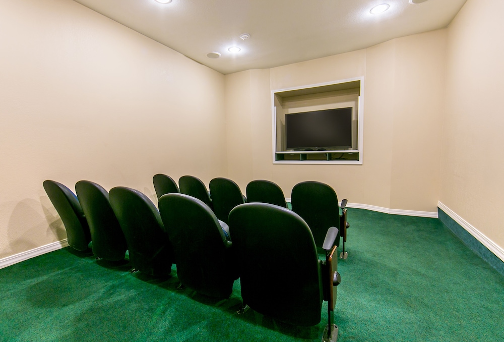 Holiday Inn Club Vacations Fox River Resort at Sheridan, an IHG Hotel