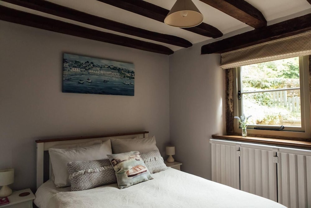 Beautiful and Spacious Peak District House view 3