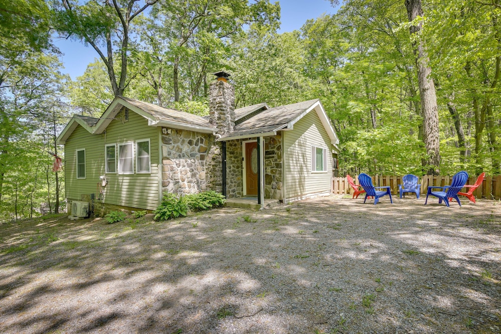 Monroe Vacations - Creekside Hudson Valley Retreat 4 Mi to Winery! - Property Image 3