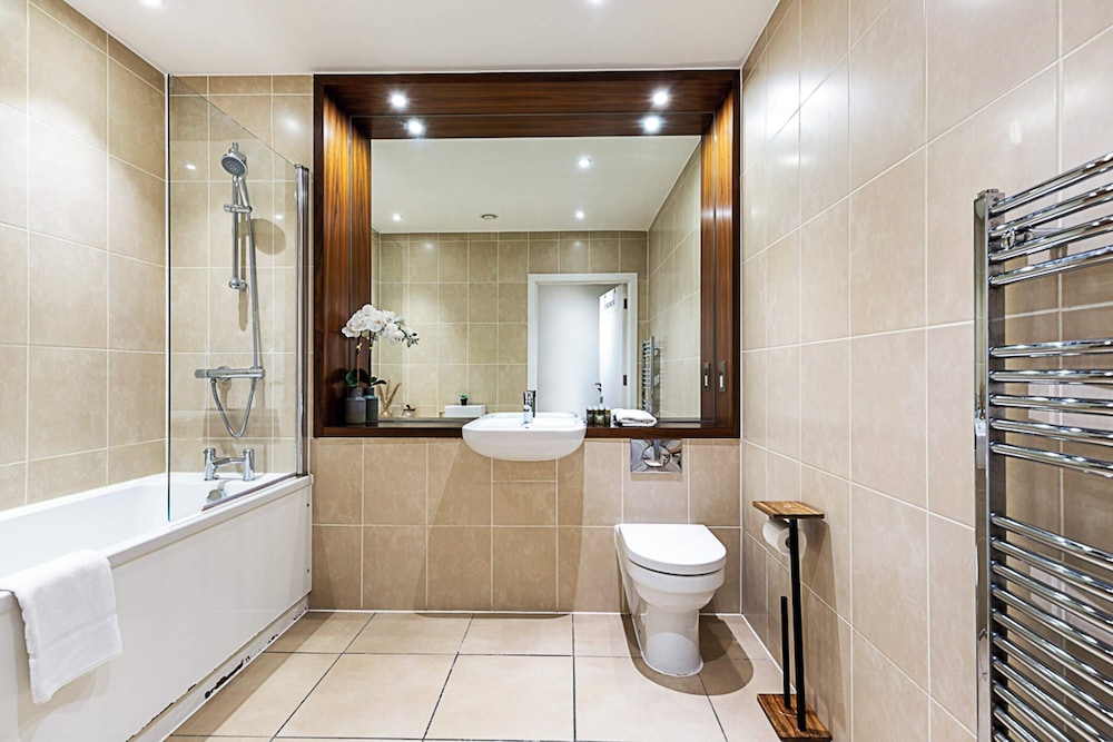 Wembley Vacations - Vibrant London Canal Apartment - Property Image 7