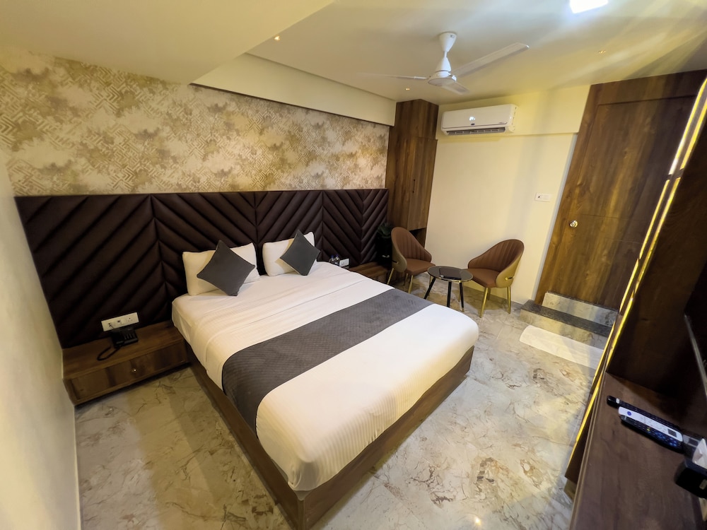 Hotel Ratna Paradise