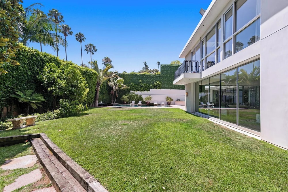 Alta Royale - Exquisite Designer Retreat Near Soho House & Rodeo Drive