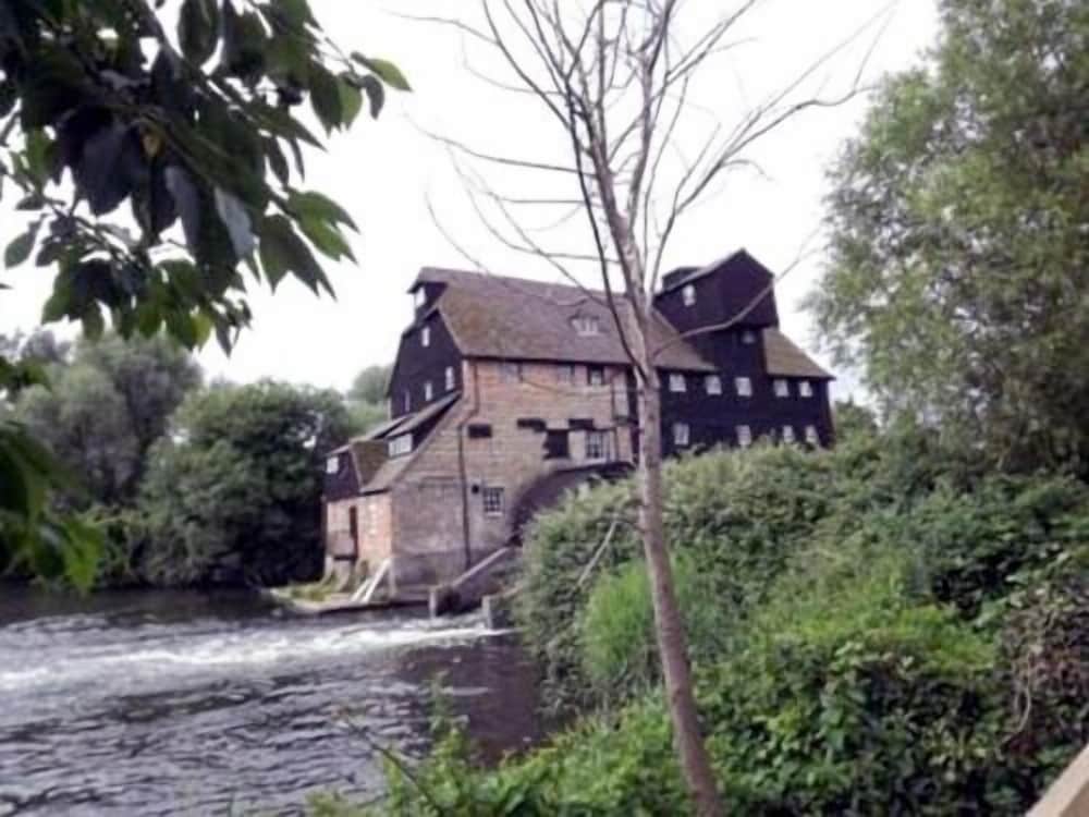 Huntingdon Vacations - Three Horseshoes Inn - Property Image 1