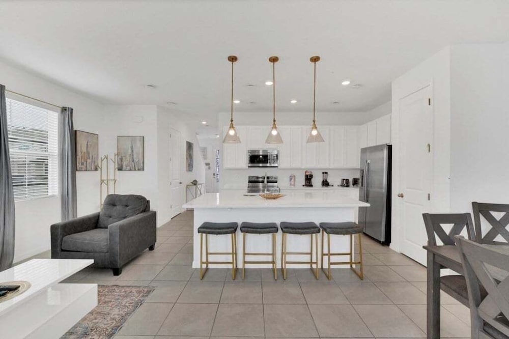 3 Beds 3 Baths Cozy Town Home 3 Bedroom Townhouse