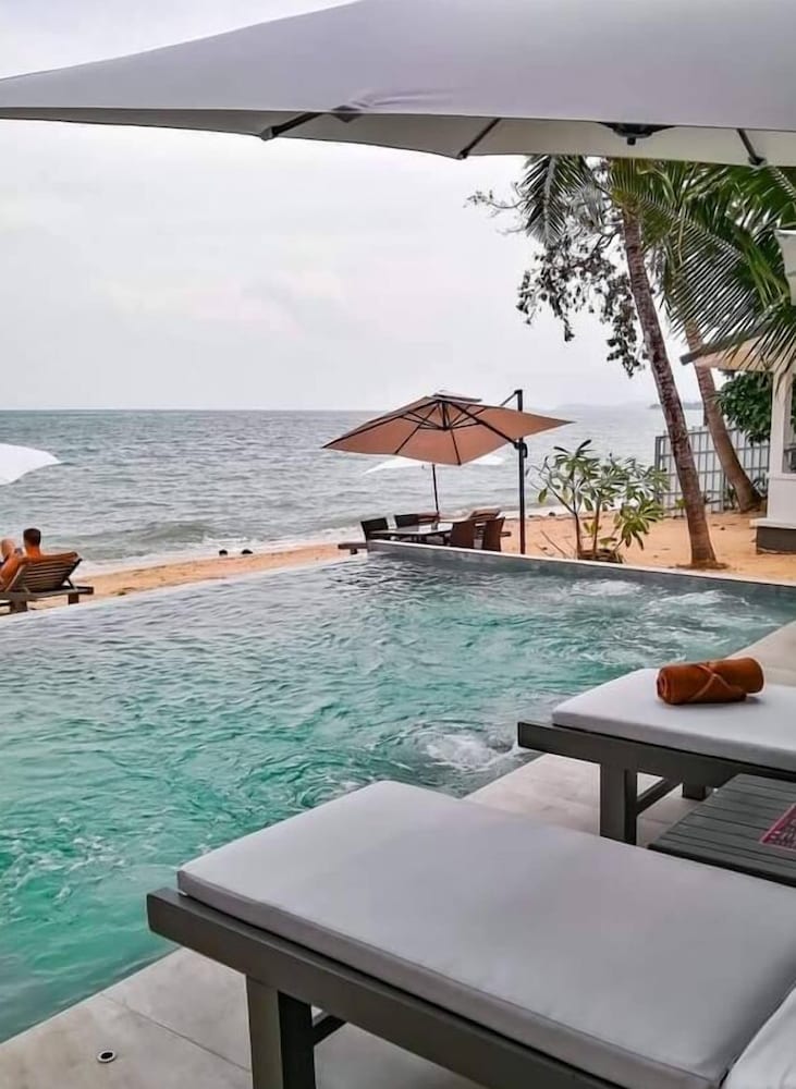 The Cosy Beach Resort