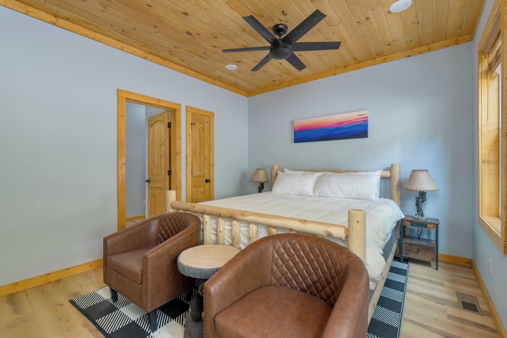 Cabin w/ Hot Tub, Game Room & Scenic Smoky Mountain Views Perfect by Avantstay