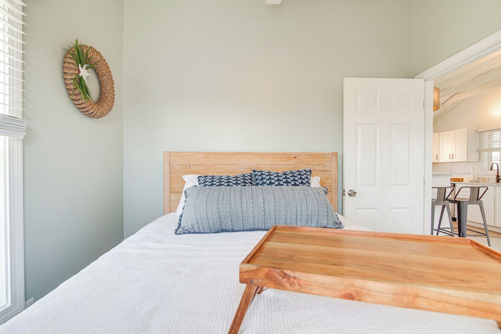 Idyllic Plymouth Vacation Rental - Steps to Beach!